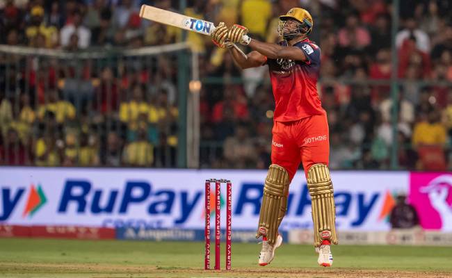 Romario Shepherd : చితక్కొట్టాడు.. ఒక బంతికి 22 పరుగులు!