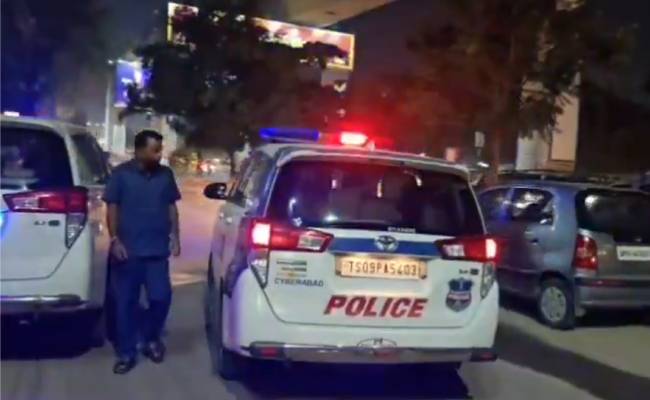 Jubilee Hills By Election : డబ్బులు పంచుతూ 11 మంది కాంగ్రెస్ నాయకులు అరెస్ట్!