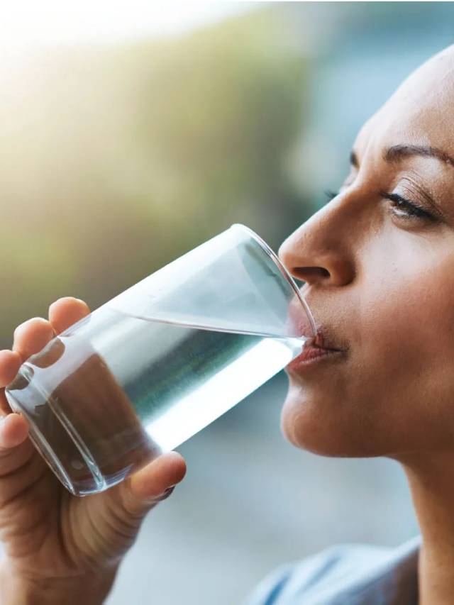 బాడీలో నీళ్లు తగ్గాయని చెప్పే 7 వార్నింగ్స్